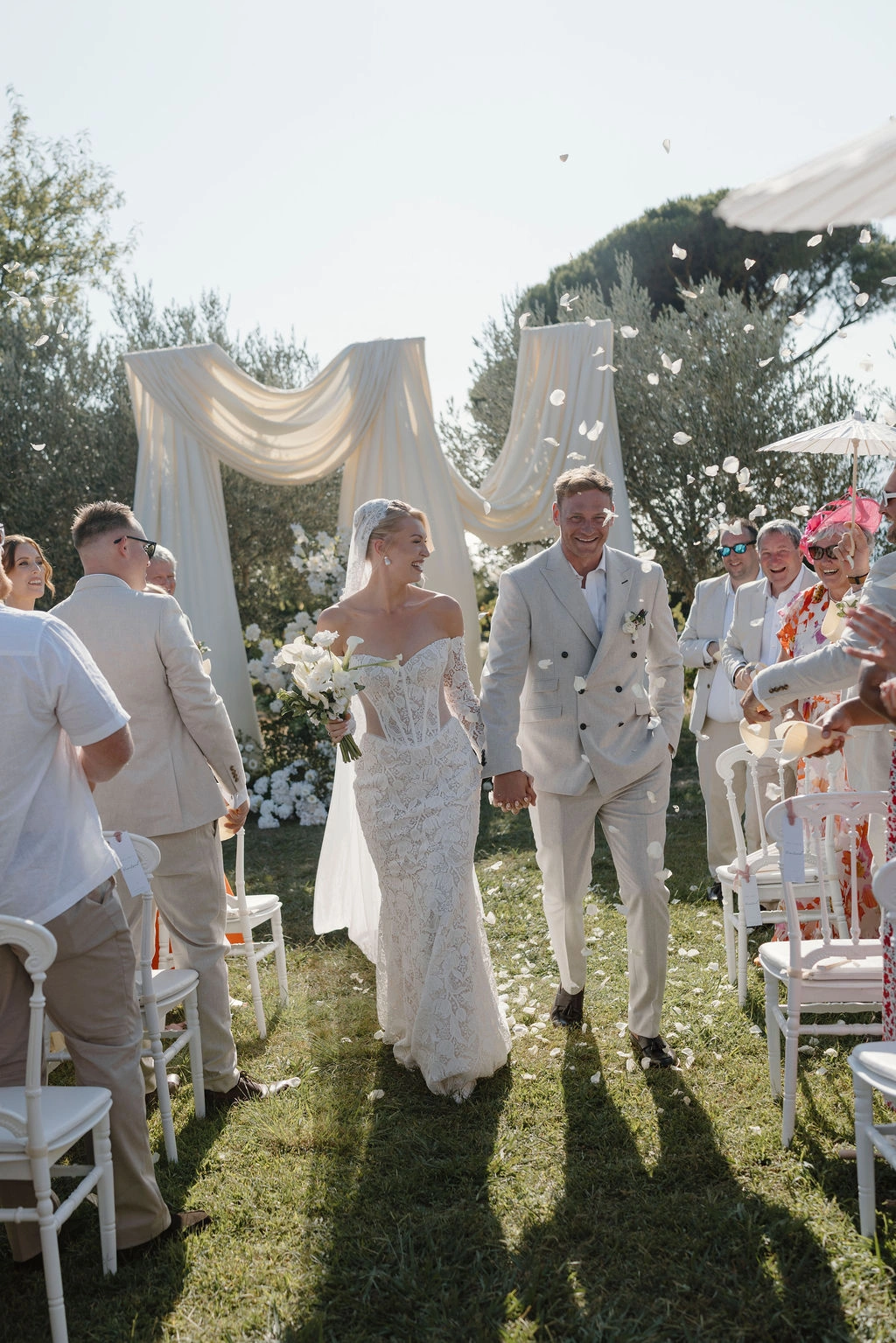 Flottie wedding floral design and organisation for "Effortless Elegance" project at Talici Hill Villa