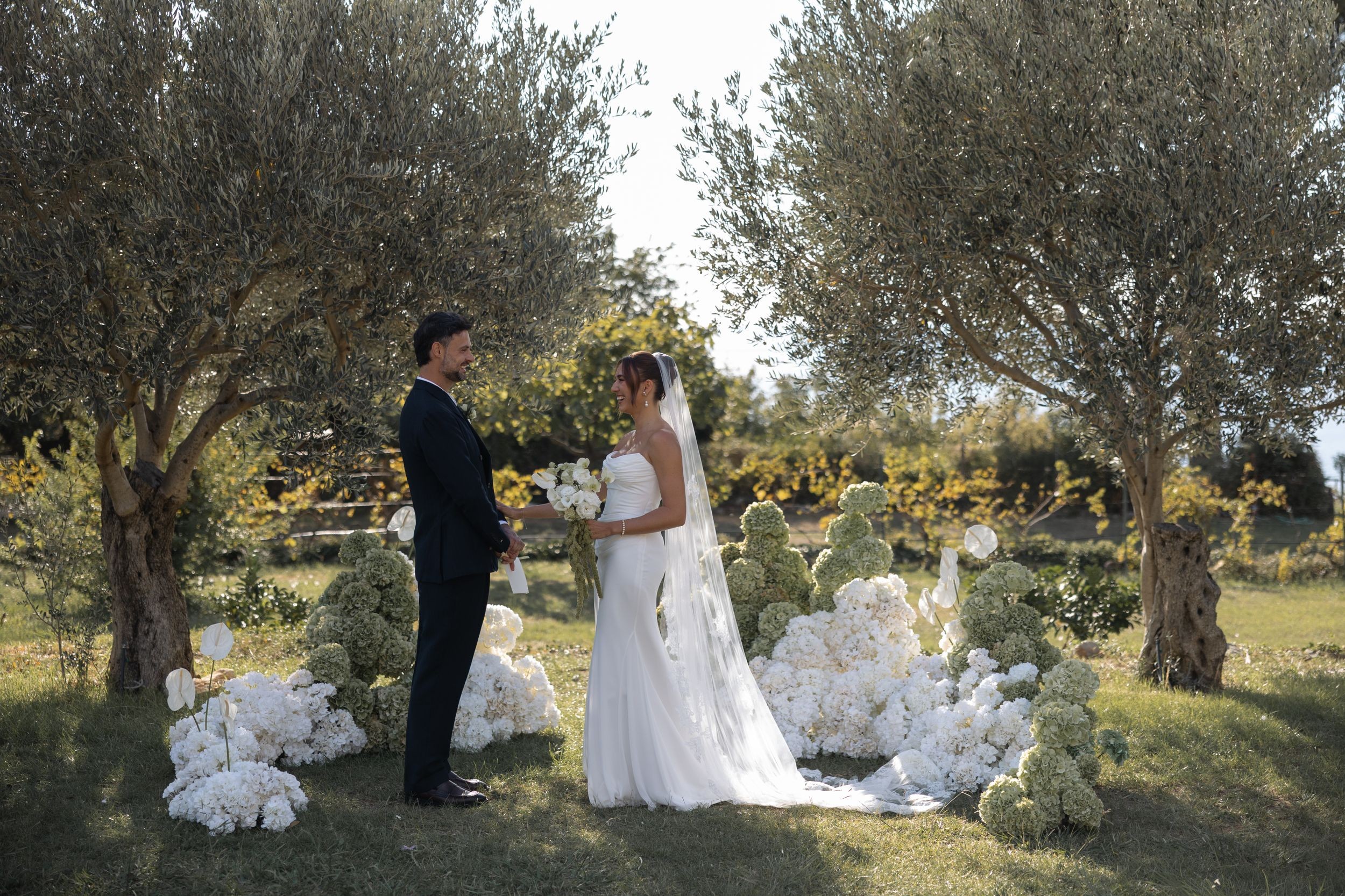 Flottie wedding floral design and organisation for bride and groom during "Where Light Lingers" at Talici Hill Villa