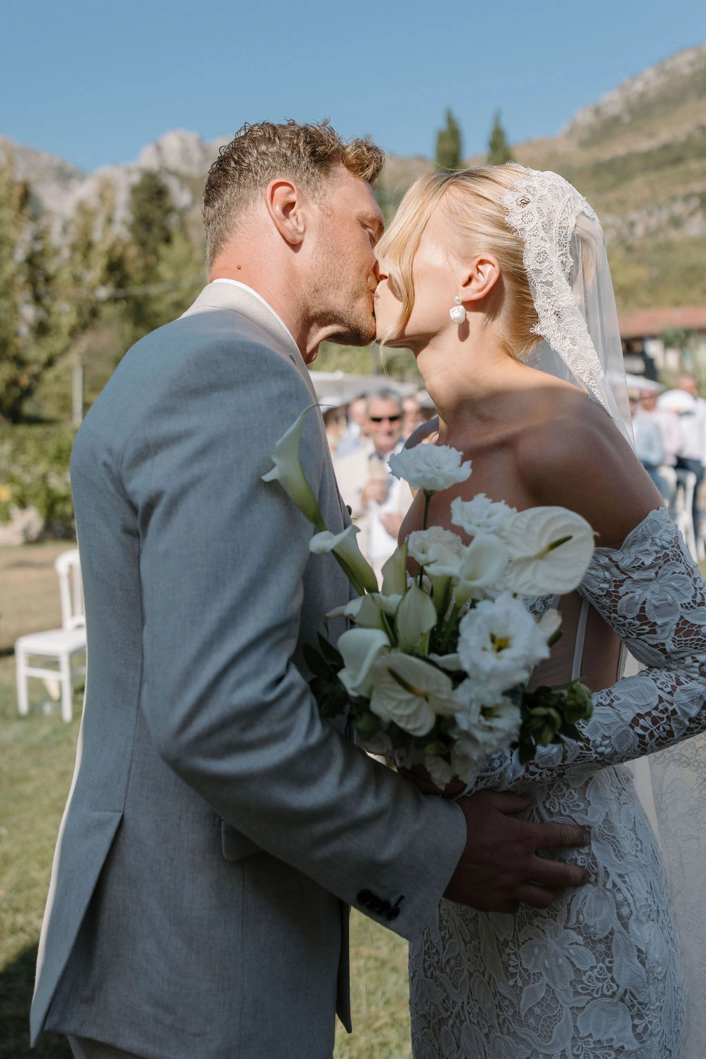 Flottie wedding floral design and organisation for "Effortless Elegance" project at Talici Hill Villa