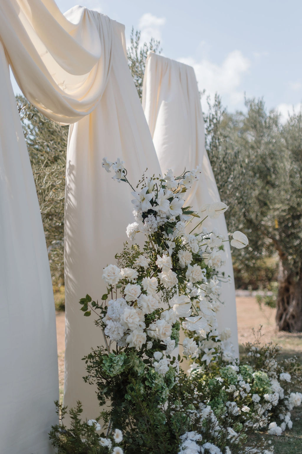 Flottie wedding styling and decor organisation for "Effortless Elegance" couple shoot at Talici Hill Villa